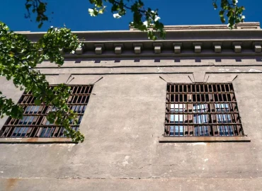 att upptäcka släktens gamla fängelsejournaler