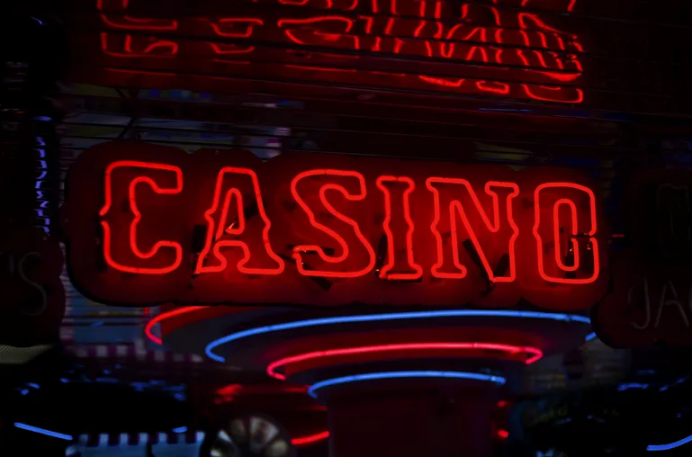 Från historiska hallar till digitala hem den svenska casinokulturens förvandling